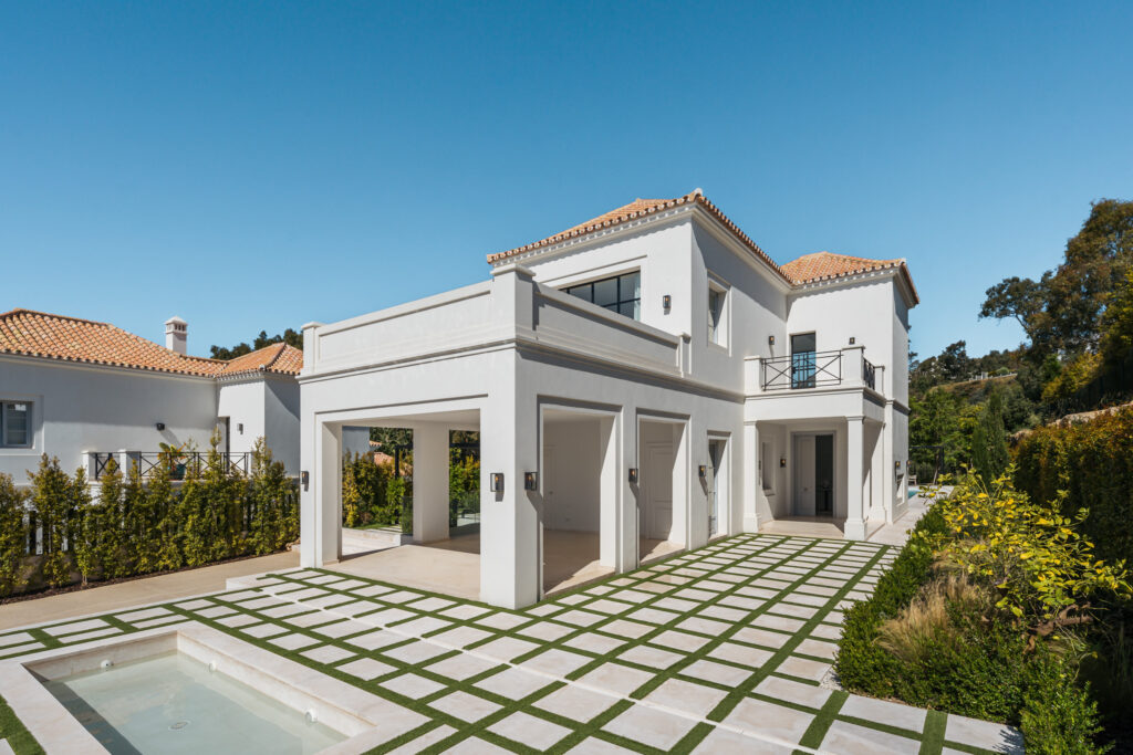 VILLA VALORA – BRAND NEW VILLA LOCATED IN NUEVA ANDALUCIA - Photo 7