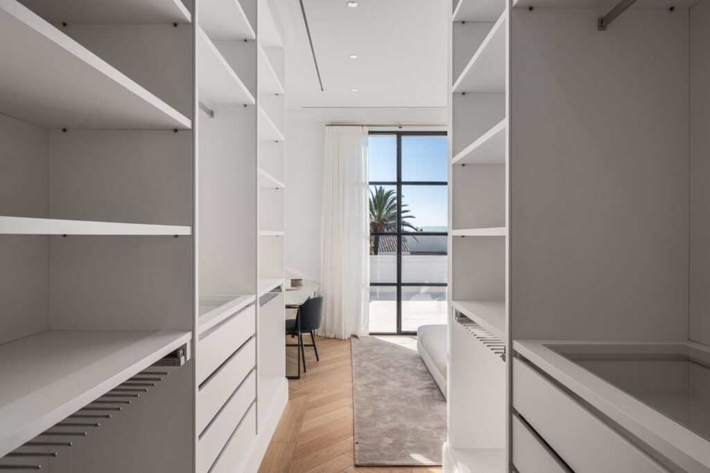 VILLA VALORA – BRAND NEW VILLA LOCATED IN NUEVA ANDALUCIA - Photo 26