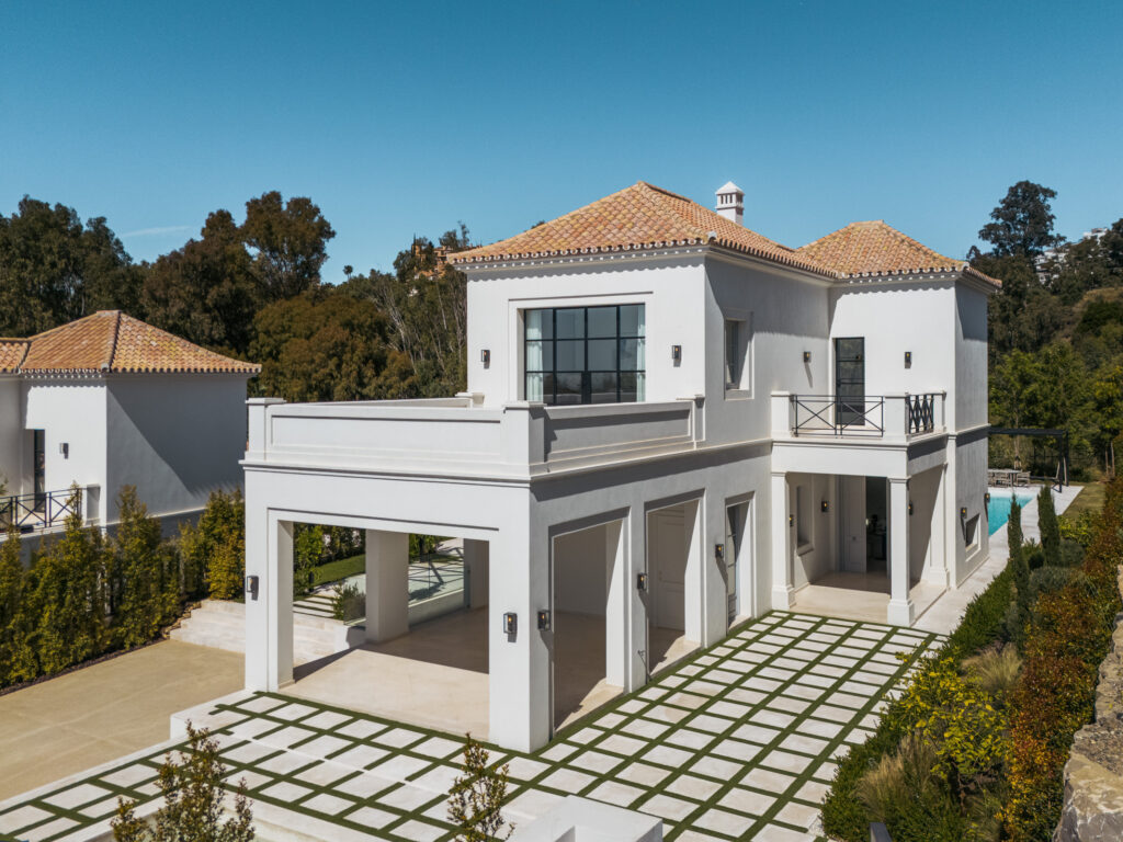 VILLA VALORA – BRAND NEW VILLA LOCATED IN NUEVA ANDALUCIA - Photo 6