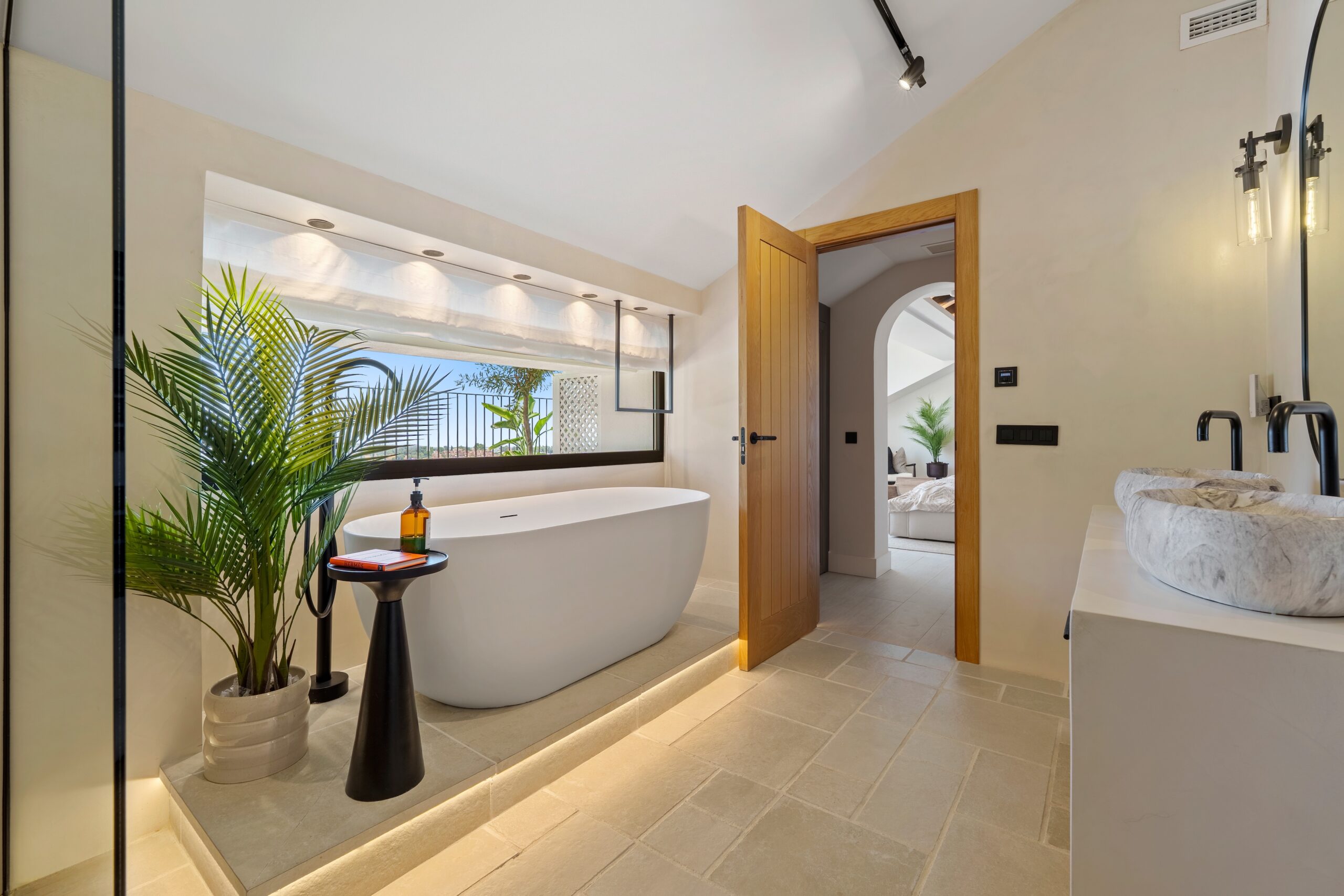 Villa Buy in Antequera - Sunset Hills Marbella